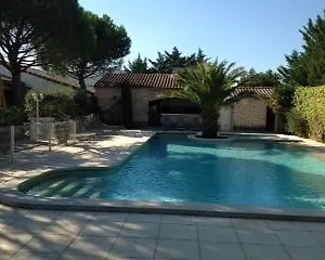 Hotel Lou Mistralou